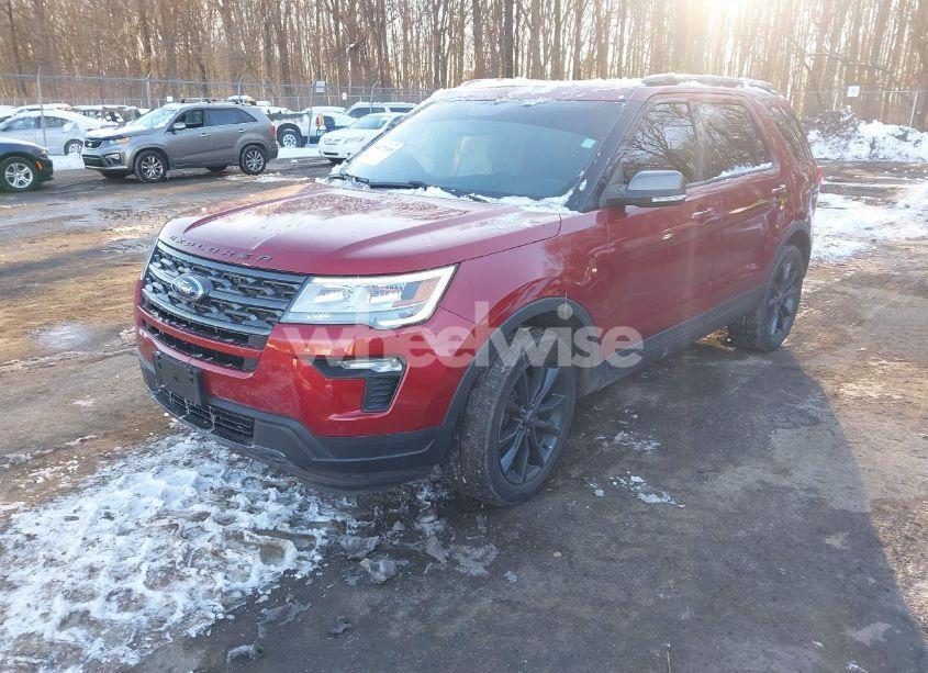 Photo 2 of 2018 Ford Explorer XLT (VIN 1FM5K8DH2JGA96037)