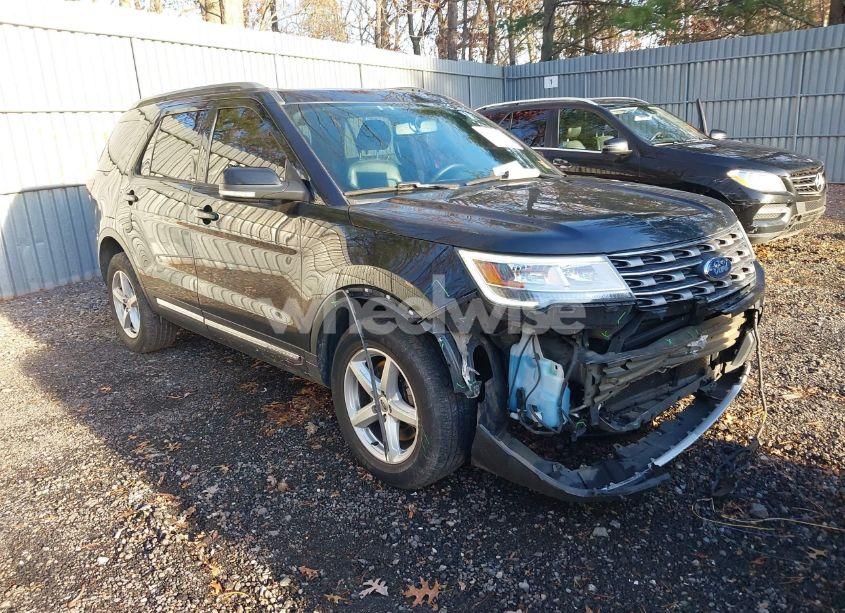 2017 Ford Explorer XLT (VIN 1FM5K8DH3HGC28569) main photo