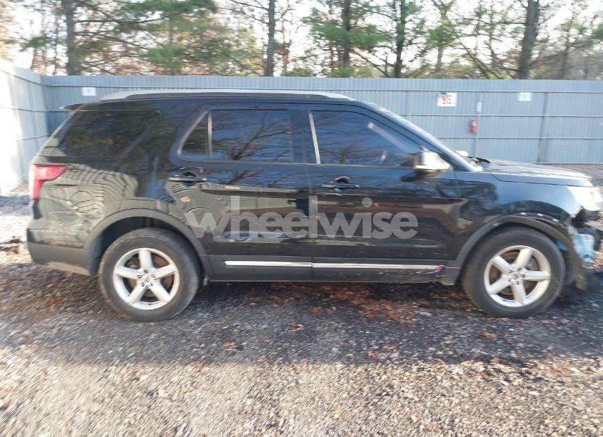 Photo 13 of 2017 Ford Explorer XLT (VIN 1FM5K8DH3HGC28569)