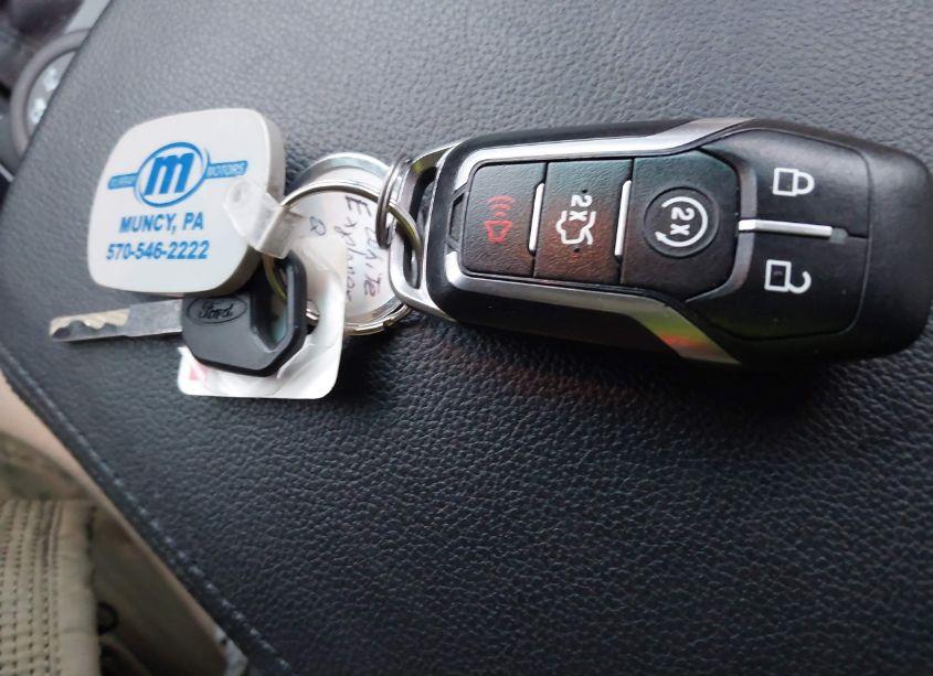 Photo 11 of 2016 Ford Explorer XLT (VIN 1FM5K8DH4GGC02206)