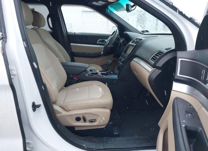 Photo 5 of 2016 Ford Explorer XLT (VIN 1FM5K8DH4GGC02206)