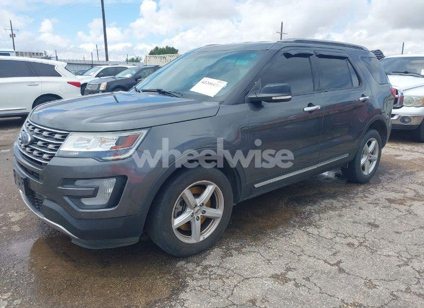 Photo 2 of 2016 Ford Explorer XLT (VIN 1FM5K8DH4GGC47212)