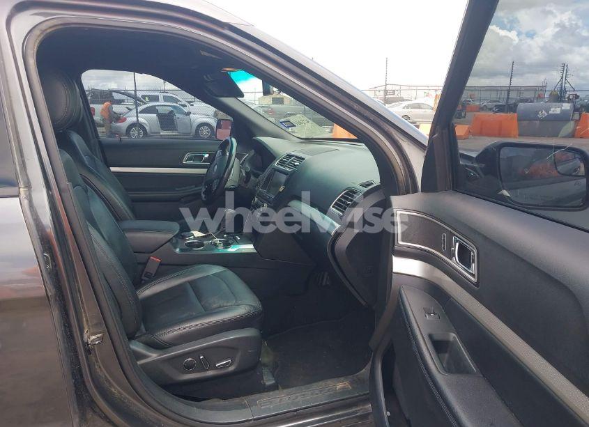 Photo 5 of 2016 Ford Explorer XLT (VIN 1FM5K8DH4GGC47212)