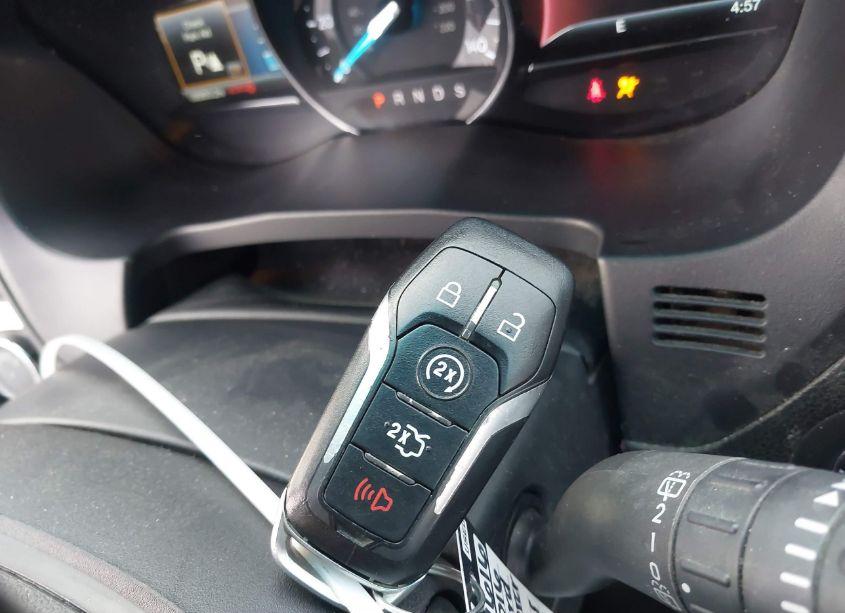 Photo 11 of 2016 Ford Explorer XLT (VIN 1FM5K8DH4GGC63667)