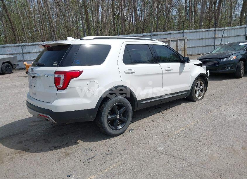 Photo 4 of 2017 Ford Explorer XLT (VIN 1FM5K8DH4HGA21835)