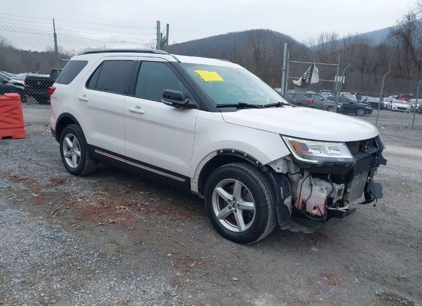 2017 Ford Explorer XLT (VIN 1FM5K8DH4HGC44215) main photo
