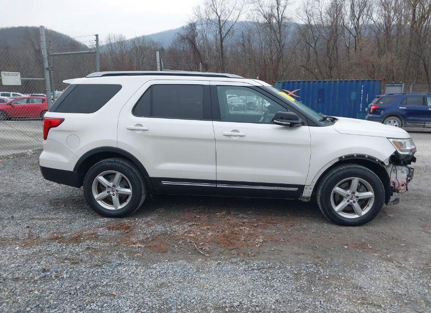 Photo 13 of 2017 Ford Explorer XLT (VIN 1FM5K8DH4HGC44215)