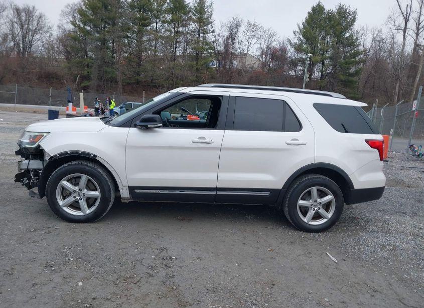 Photo 14 of 2017 Ford Explorer XLT (VIN 1FM5K8DH4HGC44215)