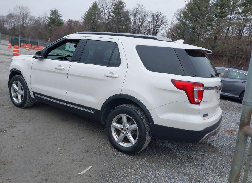 Photo 3 of 2017 Ford Explorer XLT (VIN 1FM5K8DH4HGC44215)