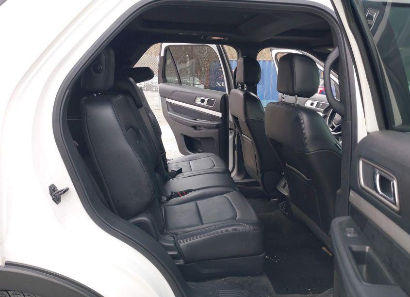Photo 8 of 2017 Ford Explorer XLT (VIN 1FM5K8DH4HGC44215)
