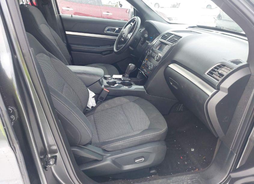 Photo 5 of 2018 Ford Explorer XLT (VIN 1FM5K8DH4JGC38694)