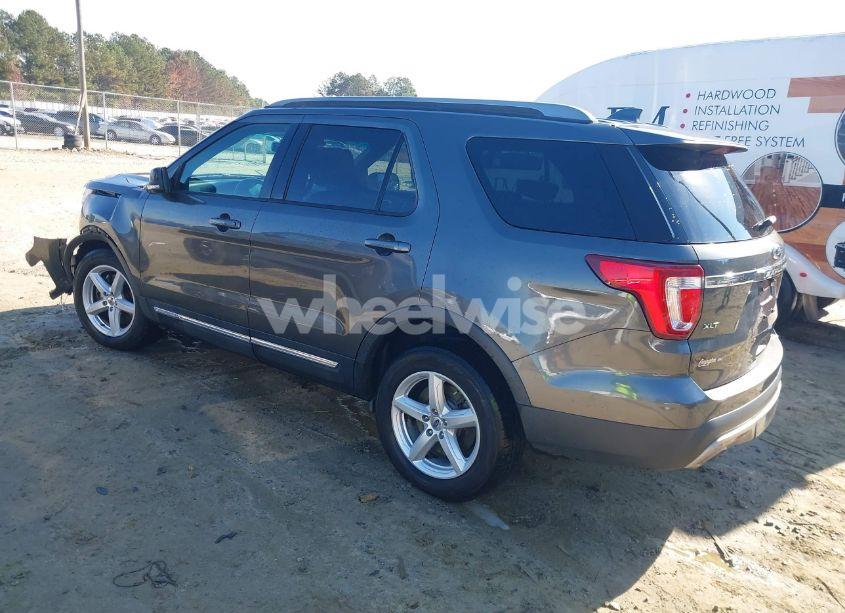 Photo 3 of 2017 Ford Explorer XLT (VIN 1FM5K8DH5HGA21505)