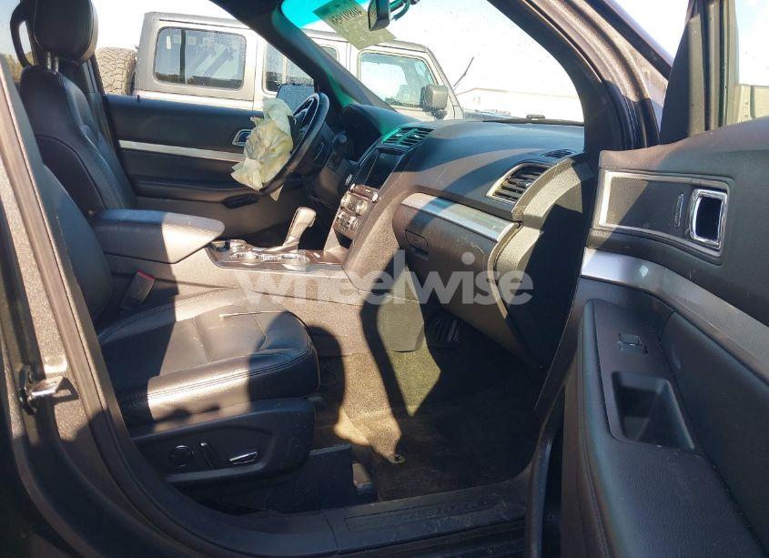 Photo 5 of 2017 Ford Explorer XLT (VIN 1FM5K8DH5HGA21505)