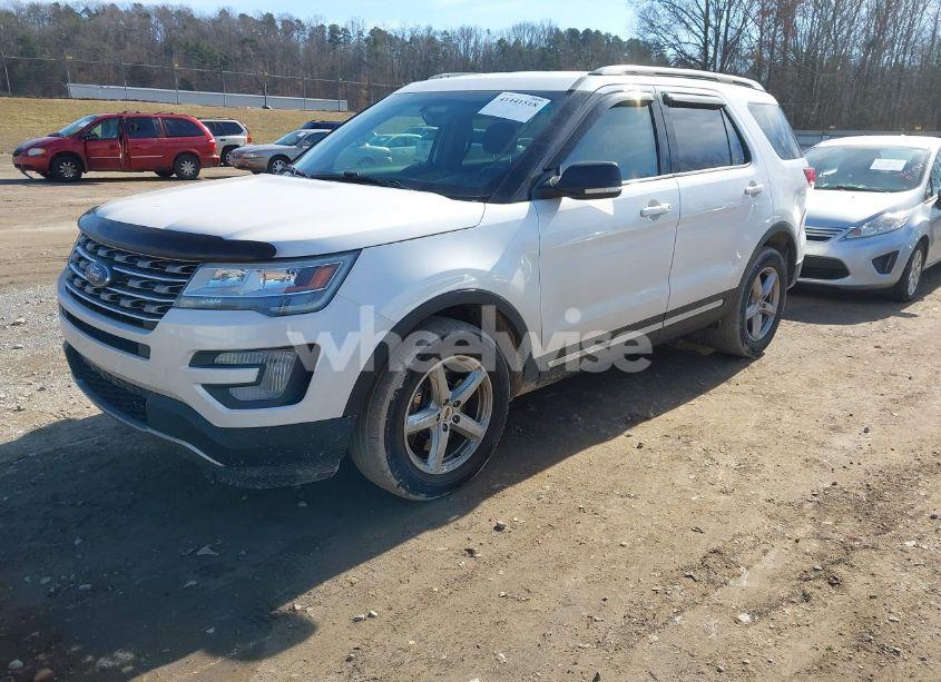 Photo 2 of 2017 Ford Explorer XLT (VIN 1FM5K8DH5HGA54455)