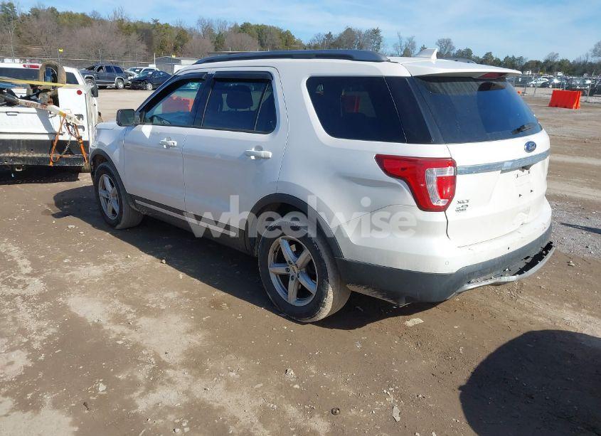 Photo 3 of 2017 Ford Explorer XLT (VIN 1FM5K8DH5HGA54455)