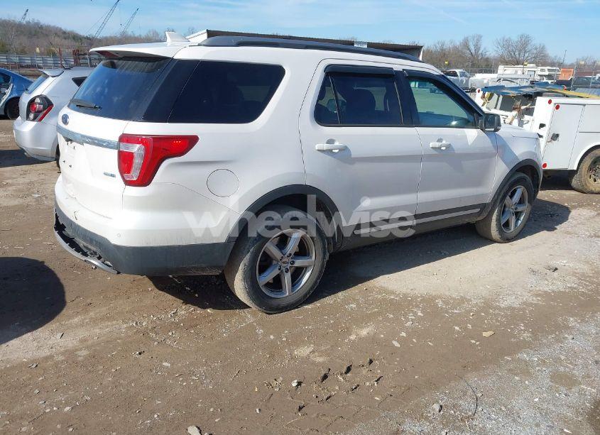 Photo 4 of 2017 Ford Explorer XLT (VIN 1FM5K8DH5HGA54455)