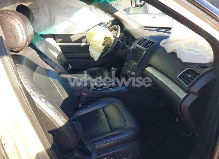 Photo 5 of 2017 Ford Explorer XLT (VIN 1FM5K8DH5HGB72148)