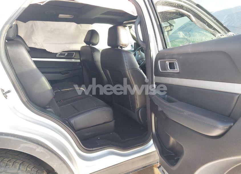 Photo 8 of 2017 Ford Explorer XLT (VIN 1FM5K8DH5HGD51127)