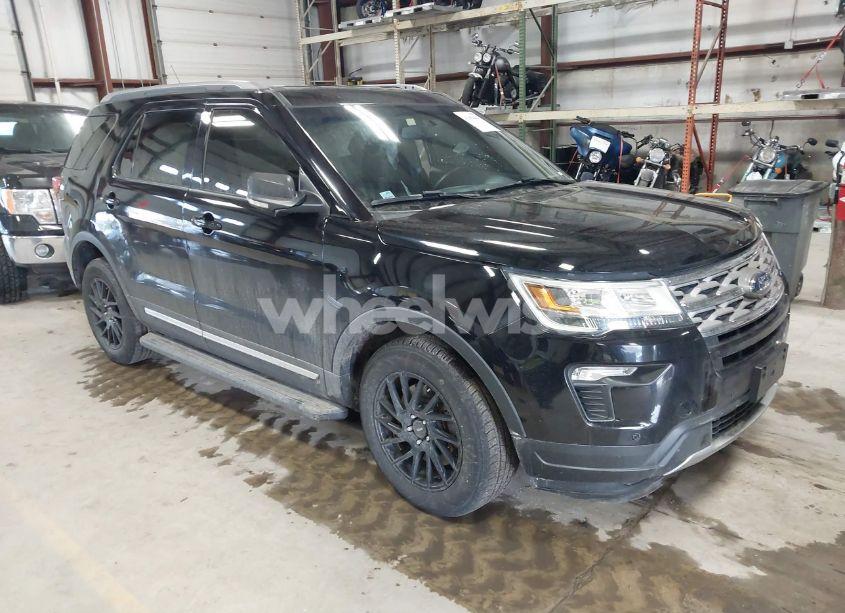 2018 Ford Explorer XLT (VIN 1FM5K8DH5JGB13221) main photo