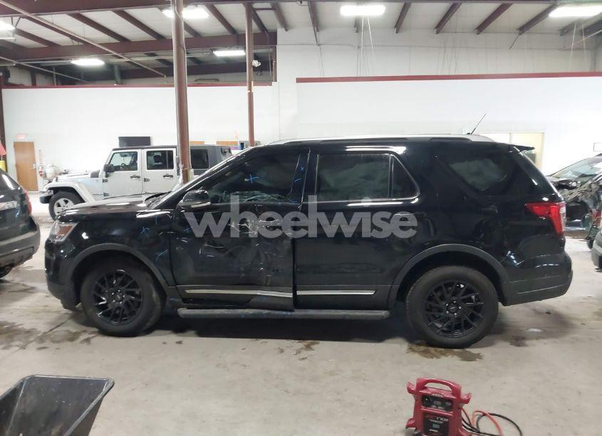 Photo 14 of 2018 Ford Explorer XLT (VIN 1FM5K8DH5JGB13221)