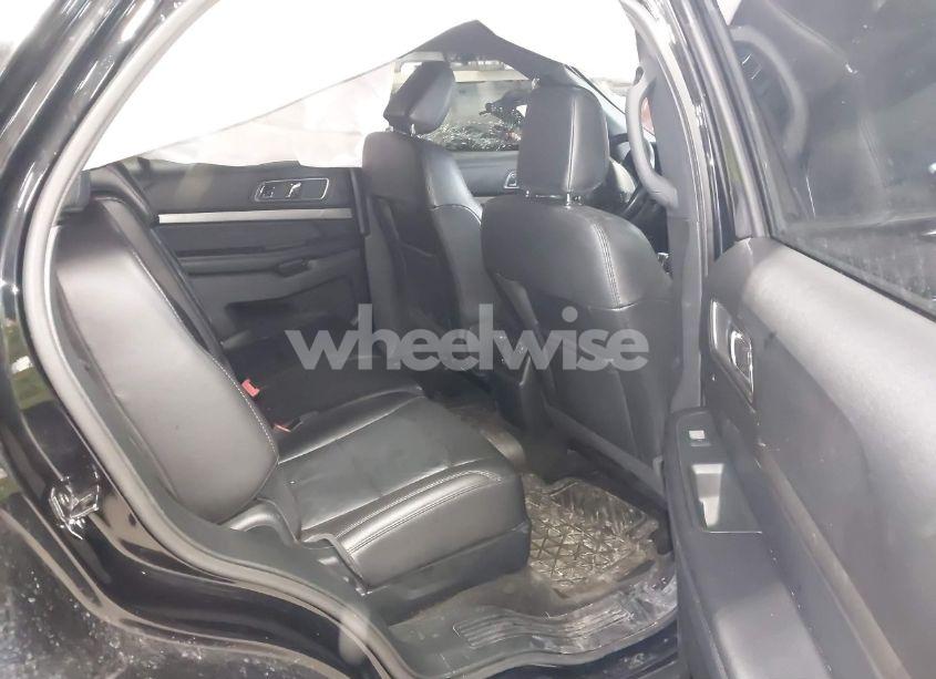 Photo 8 of 2018 Ford Explorer XLT (VIN 1FM5K8DH5JGB13221)