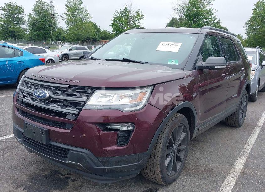 Photo 2 of 2018 Ford Explorer XLT (VIN 1FM5K8DH5JGC61496)