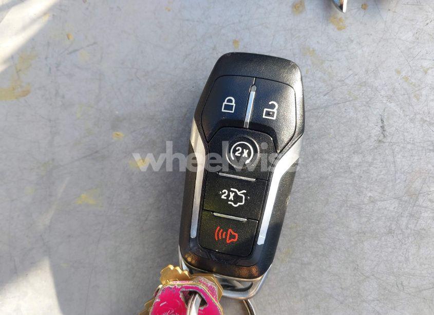 Photo 11 of 2016 Ford Explorer XLT (VIN 1FM5K8DH6GGA00337)