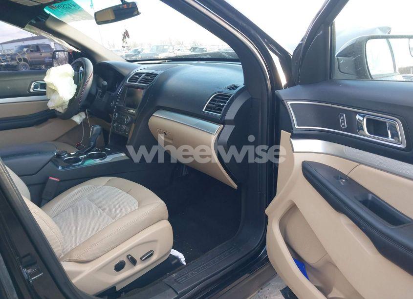 Photo 5 of 2016 Ford Explorer XLT (VIN 1FM5K8DH6GGA00337)