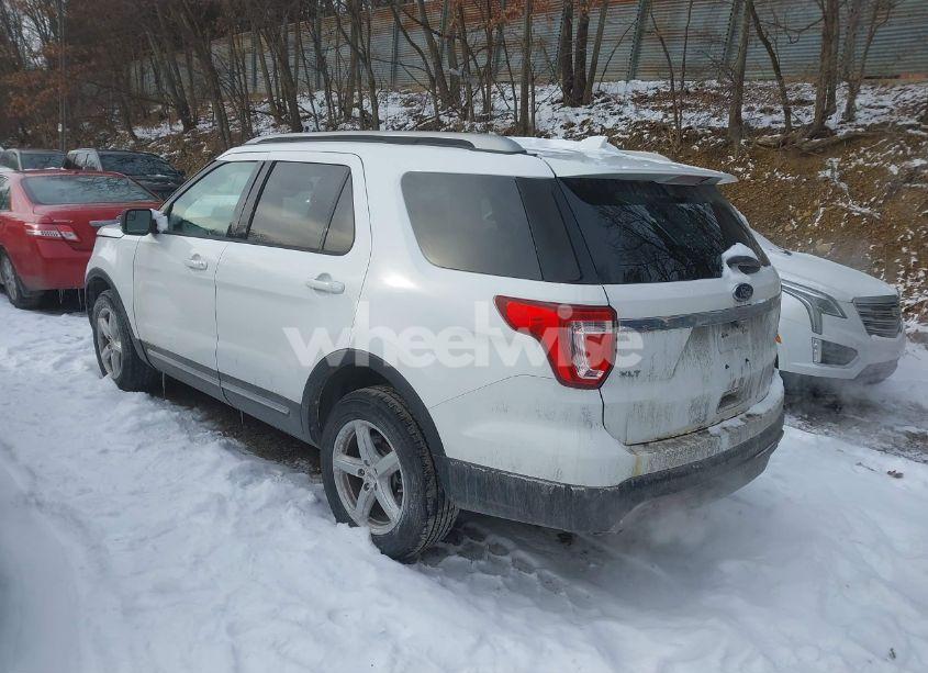 Photo 3 of 2016 Ford Explorer XLT (VIN 1FM5K8DH6GGD19009)