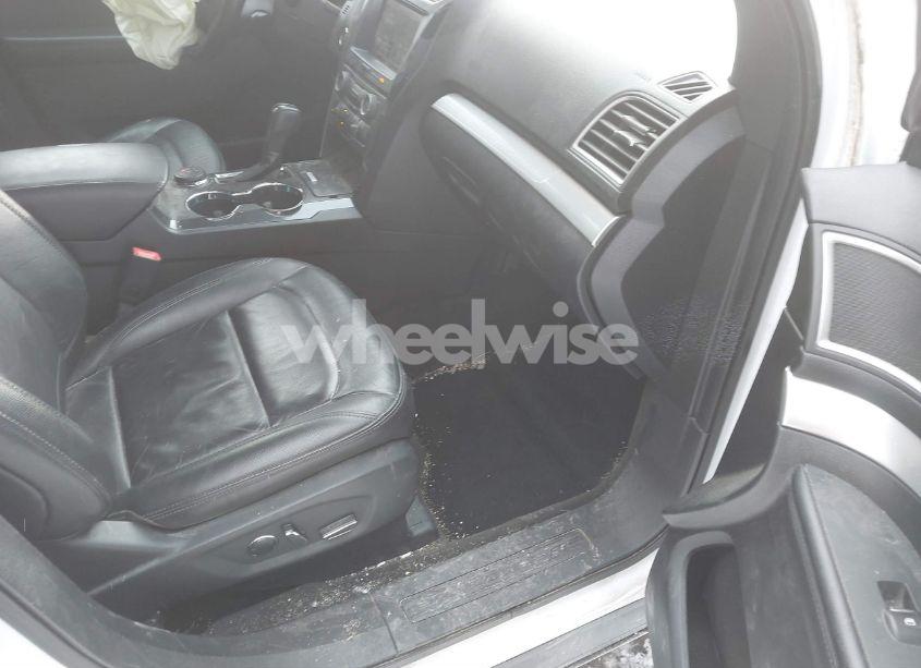 Photo 5 of 2016 Ford Explorer XLT (VIN 1FM5K8DH6GGD19009)