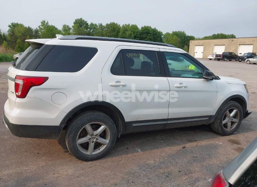 Photo 13 of 2017 Ford Explorer XLT (VIN 1FM5K8DH6HGA37843)