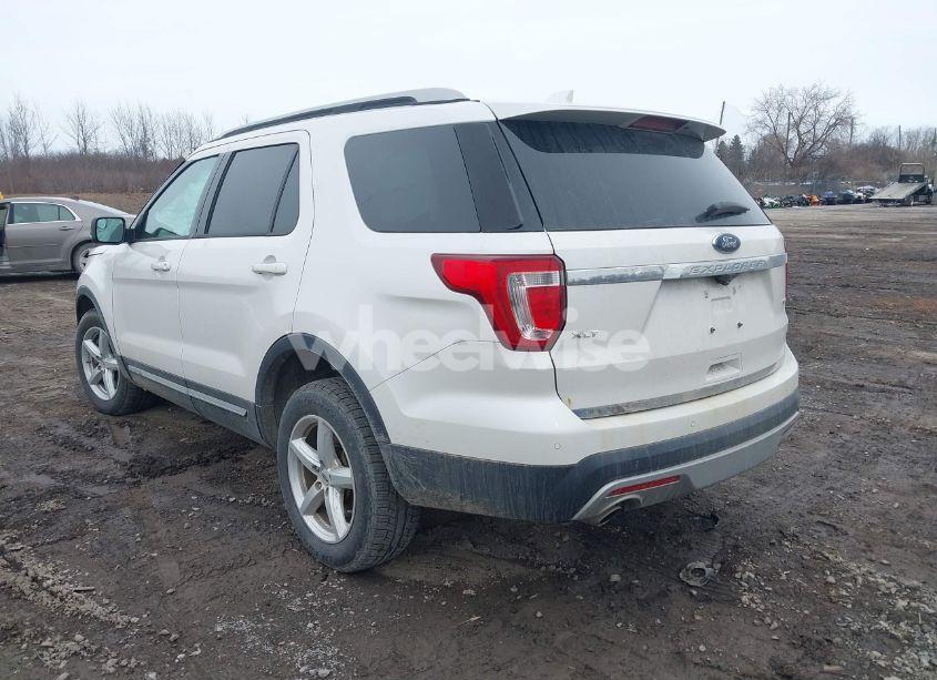 Photo 3 of 2016 Ford Explorer XLT (VIN 1FM5K8DH8GGA01845)