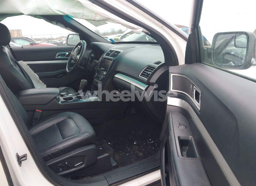 Photo 5 of 2016 Ford Explorer XLT (VIN 1FM5K8DH8GGA01845)