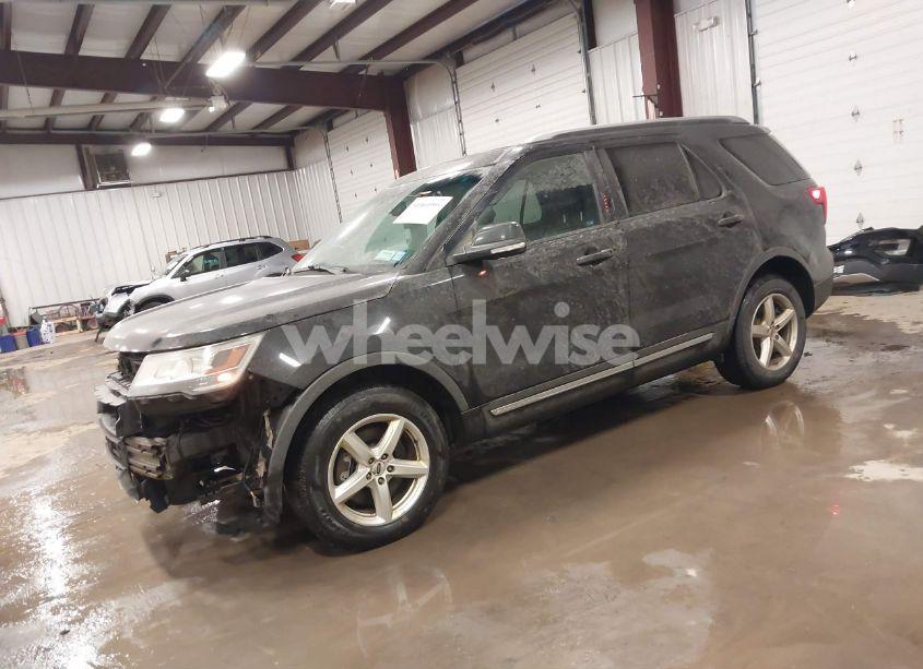 Photo 2 of 2016 Ford Explorer XLT (VIN 1FM5K8DH8GGC29201)