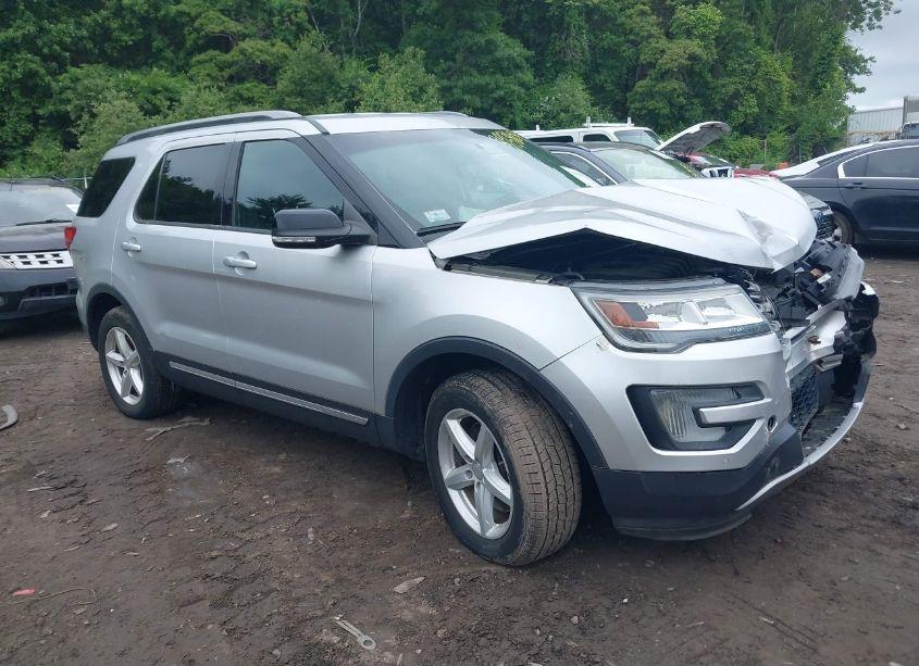 2016 Ford Explorer XLT (VIN 1FM5K8DH8GGD08562) main photo
