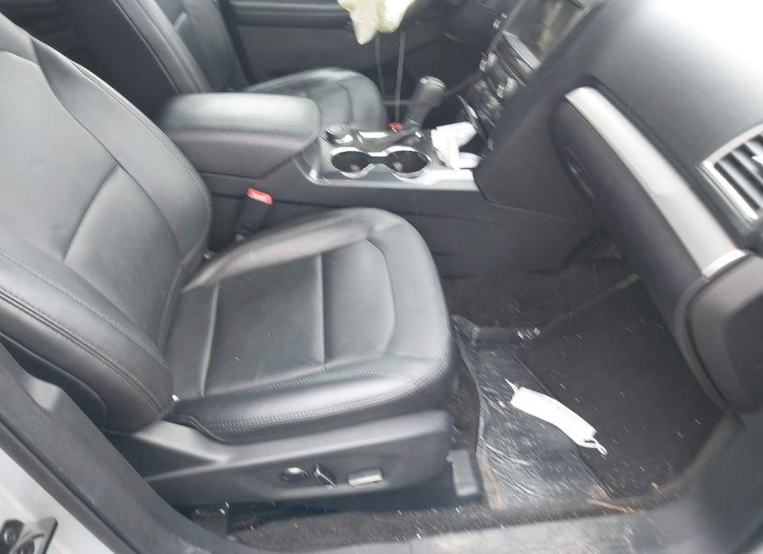 Photo 5 of 2016 Ford Explorer XLT (VIN 1FM5K8DH8GGD08562)