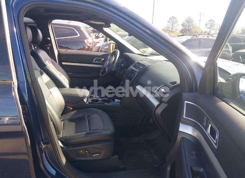 Photo 5 of 2017 Ford Explorer XLT (VIN 1FM5K8DH8HGD19434)