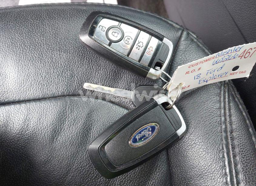 Photo 11 of 2018 Ford Explorer XLT (VIN 1FM5K8DH8JGA13677)