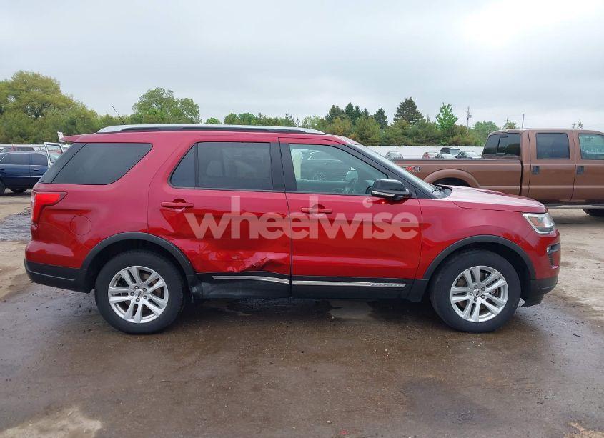 Photo 13 of 2018 Ford Explorer XLT (VIN 1FM5K8DH8JGA13677)