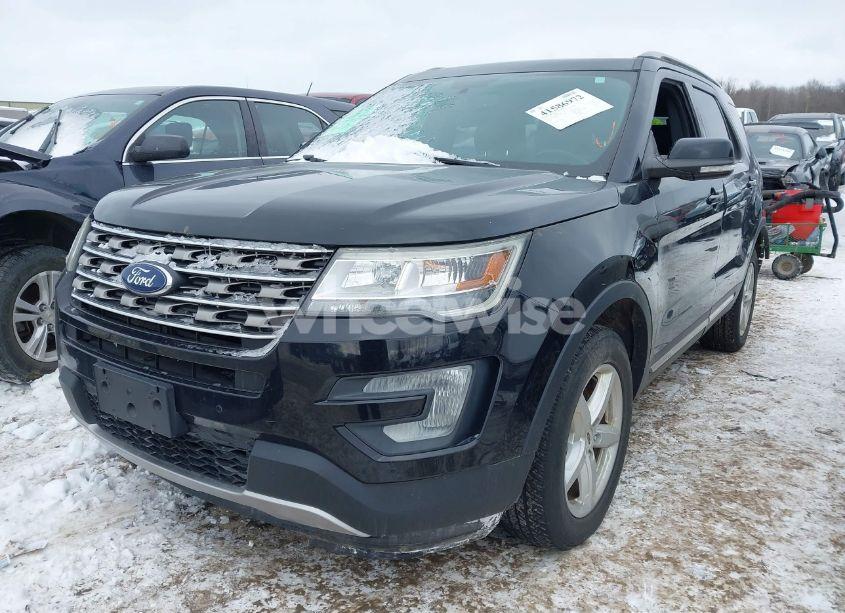 Photo 2 of 2017 Ford Explorer XLT (VIN 1FM5K8DH9HGC28138)