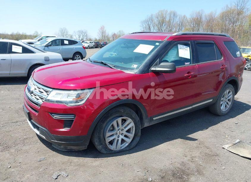 Photo 2 of 2018 Ford Explorer XLT (VIN 1FM5K8DH9JGB64060)