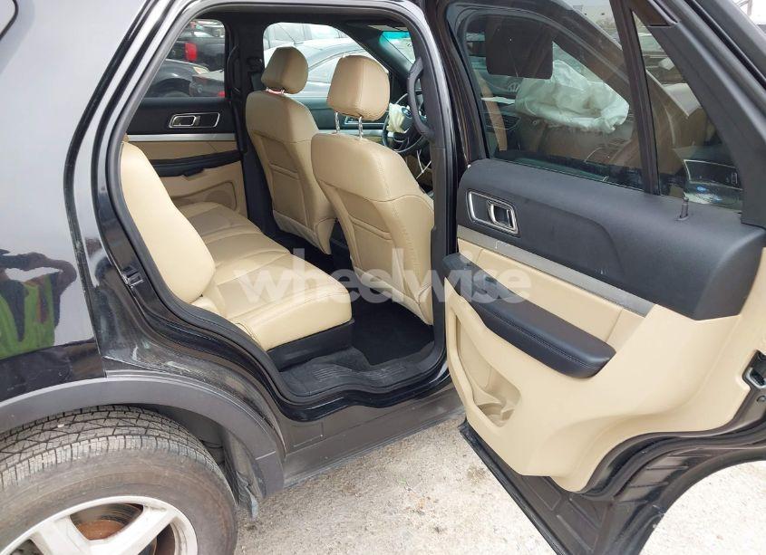 Photo 8 of 2016 Ford Explorer XLT (VIN 1FM5K8DHXGGC79596)