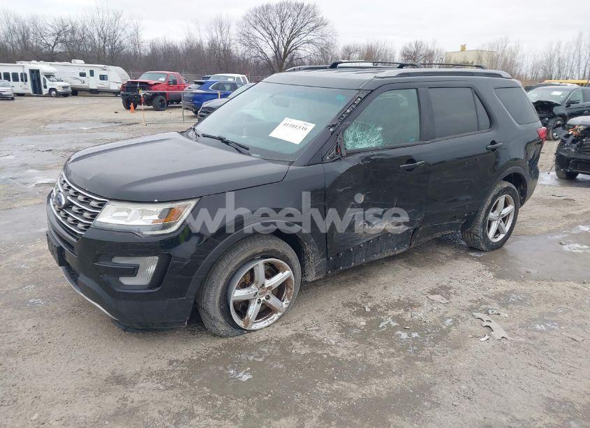 Photo 2 of 2016 Ford Explorer XLT (VIN 1FM5K8DHXGGD01127)