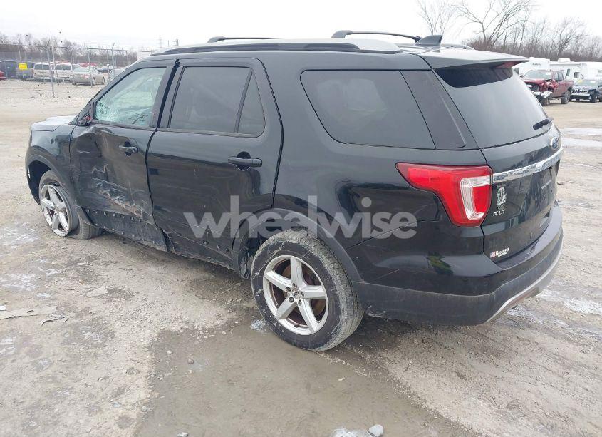 Photo 3 of 2016 Ford Explorer XLT (VIN 1FM5K8DHXGGD01127)