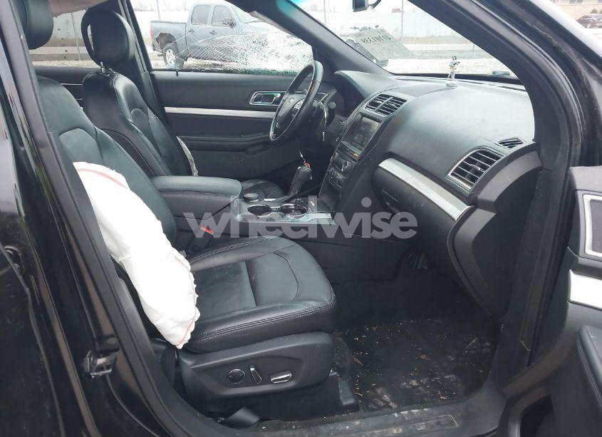 Photo 5 of 2016 Ford Explorer XLT (VIN 1FM5K8DHXGGD01127)