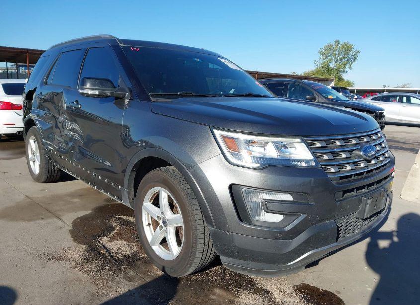 2017 Ford Explorer XLT (VIN 1FM5K8DHXHGA09897) main photo