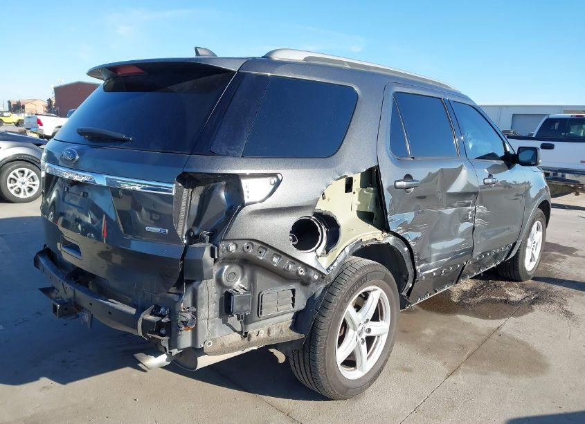 Photo 4 of 2017 Ford Explorer XLT (VIN 1FM5K8DHXHGA09897)