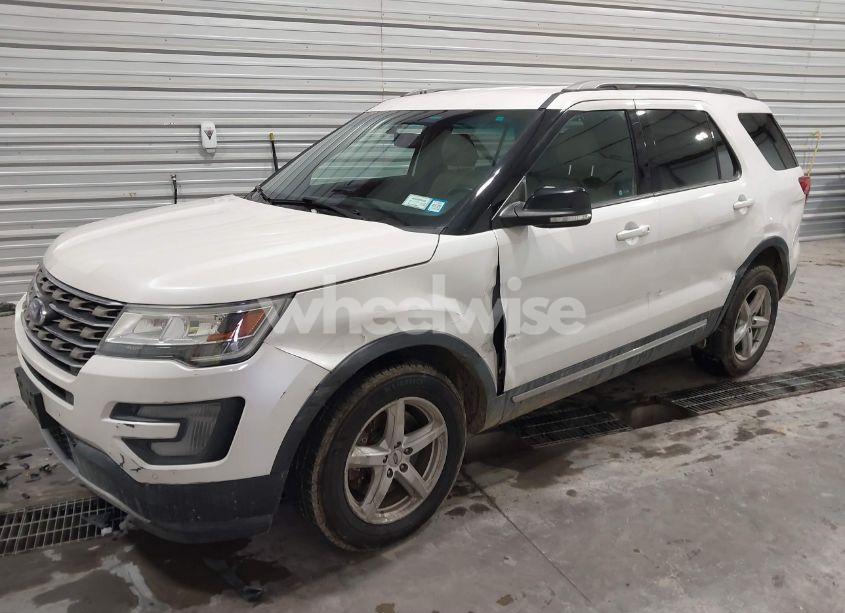 Photo 6 of 2017 Ford Explorer XLT (VIN 1FM5K8DHXHGB03049)