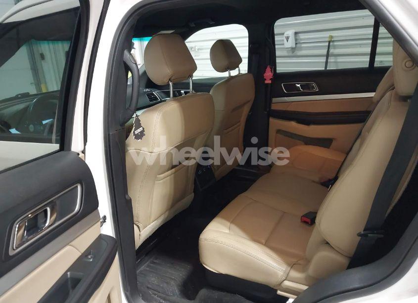 Photo 8 of 2017 Ford Explorer XLT (VIN 1FM5K8DHXHGB03049)