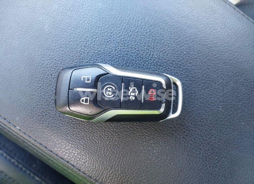 Photo 11 of 2017 Ford Explorer XLT (VIN 1FM5K8DHXHGE31698)